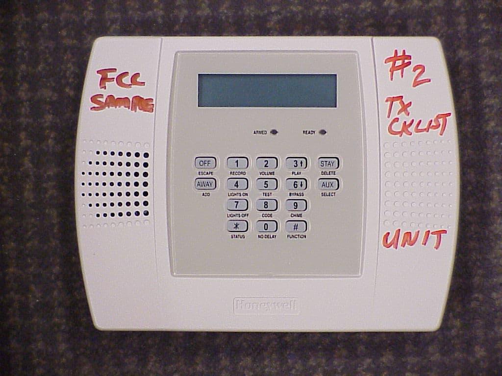 Wireless Control / Communicator - FCC ID CFS8DLLYNXPLUS - Ademco Inc. (2)