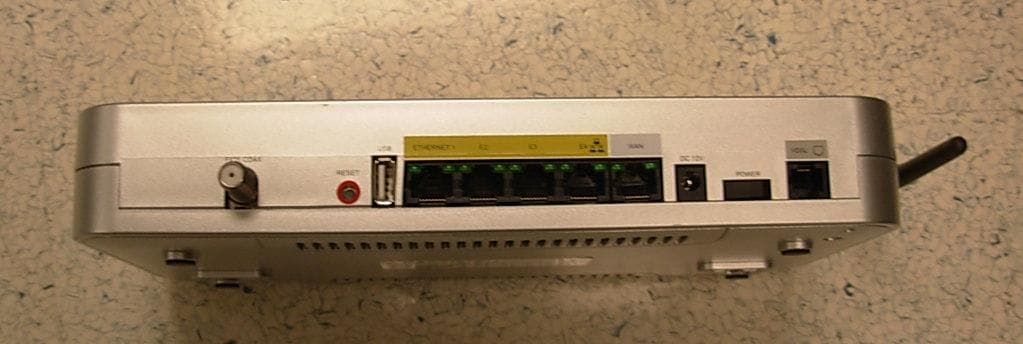 Wireless Broadband router with WiFi - FCC ID CH89100VMXX-10 - Westell Inc