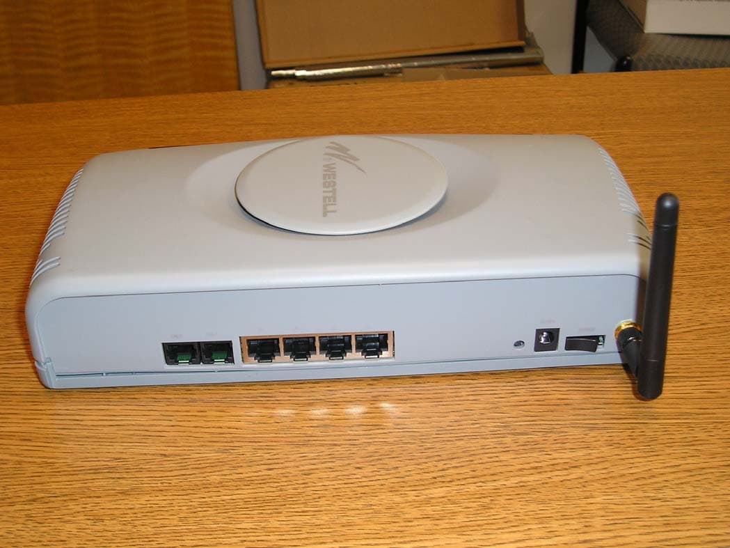 Spread Spectrum Transmitter - FCC ID CH8A9081XXYY-07 - Westell Inc