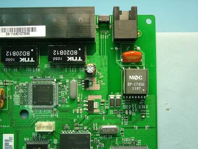 VersaLink Wireless Gateway - FCC ID CH8B755 - Westell Inc (2)