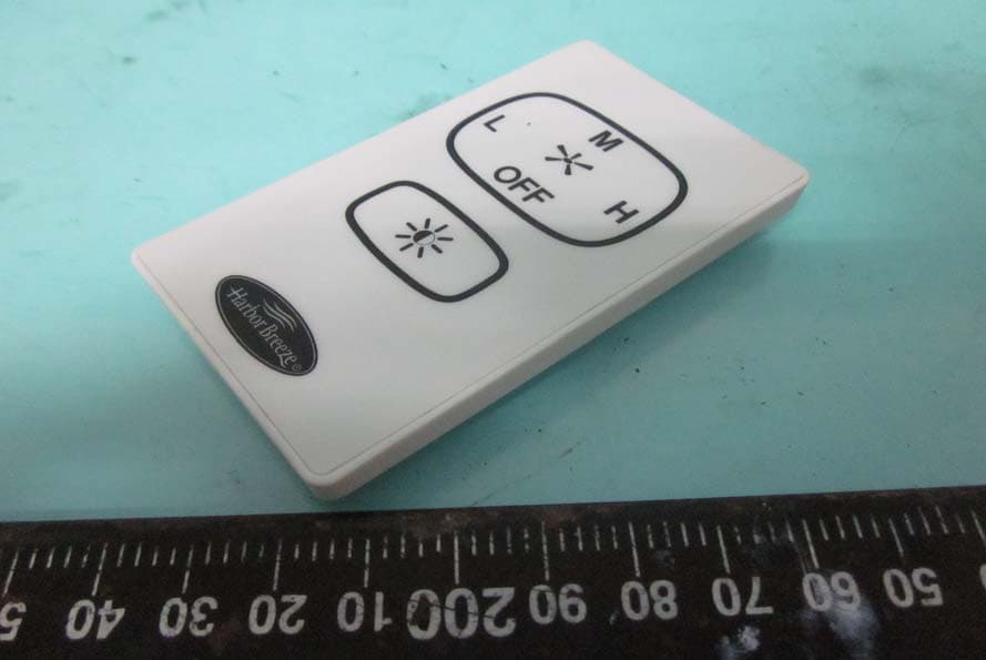 Transmitter of Remote Control - FCC ID CHQ7221T - Rhine Electronics Co Ltd
