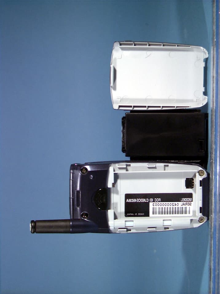 Tri-Mode Dual-Band Analog/PCS Phone - FCC ID CJ6DCE46036A - Dynabook Inc. (3)