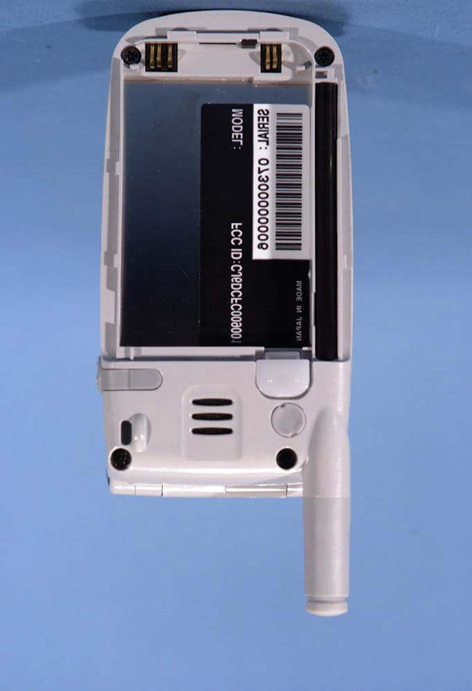 Tri-Mode Dual-Band Analog/PCS Phone (AMPS/CDMA) - FCC ID CJ6DCFC009001 - Dynabook Inc. (3)