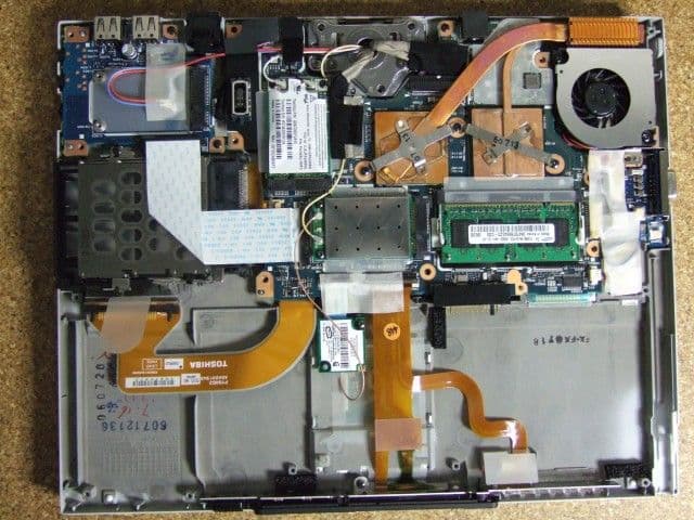 PCI e-card - FCC ID CJ6UPA3531UW - Dynabook Inc.