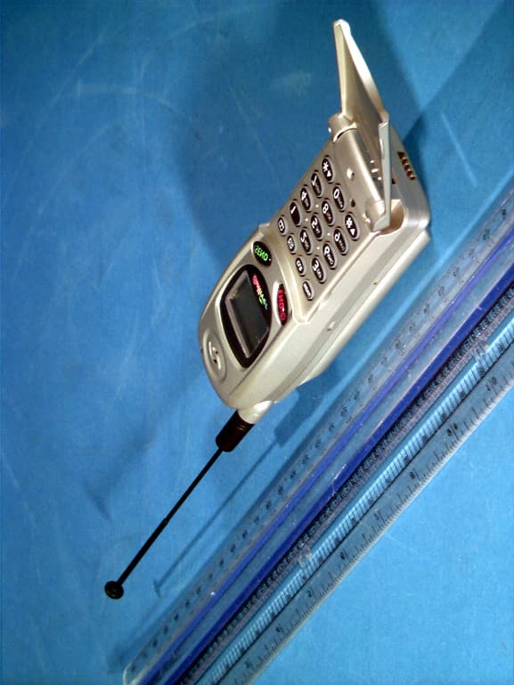 DUAL-MODE CELLULAR PHONE (AMPS/CDMA) - FCC ID CKLHGC-200D - Hyundai Electronics Industries Co Ltd (2)