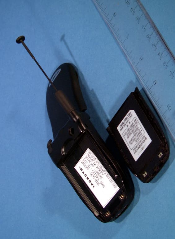 Single-Mode Cellular CDMA Phone - FCC ID CKLHGC-600E - Hyundai Electronics Industries Co Ltd