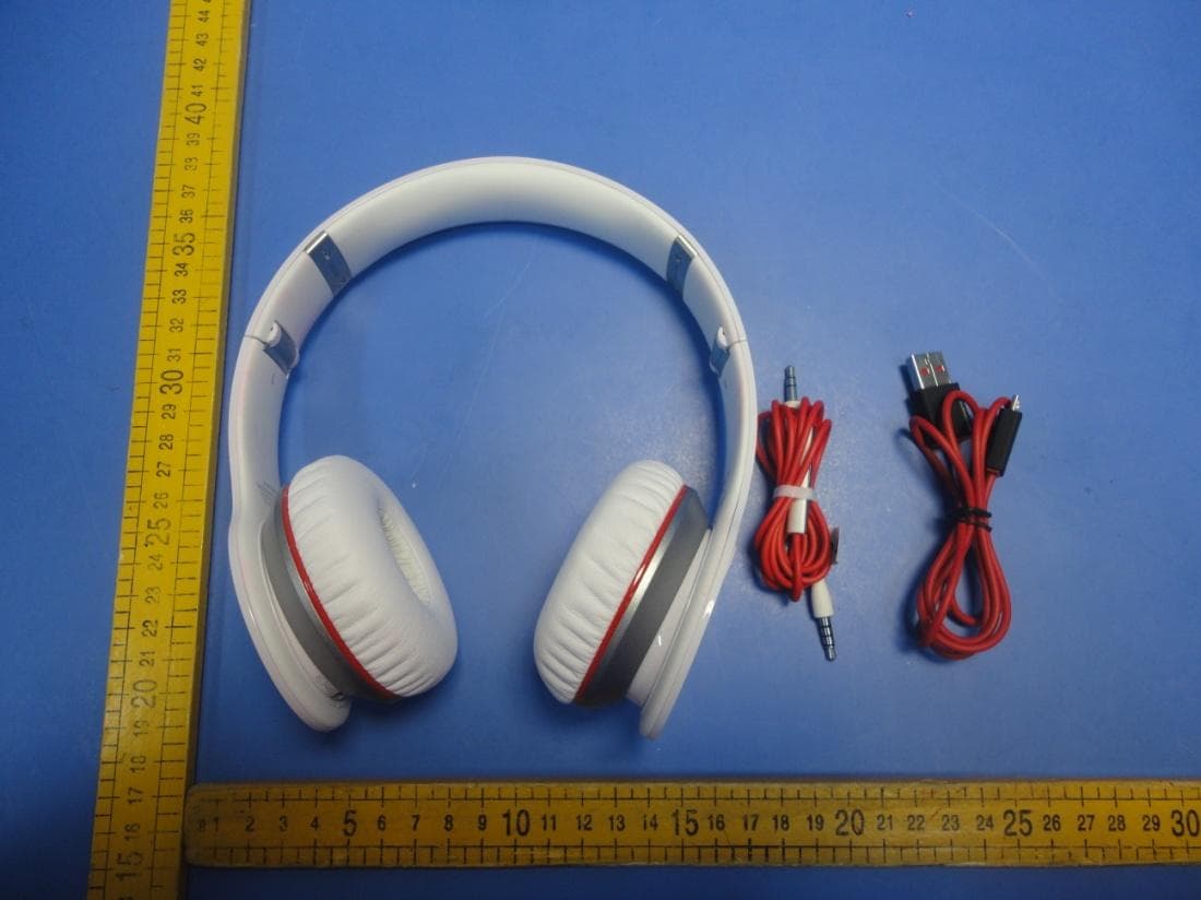 Bluetooth headset - FCC ID COW81000012 - Beats Electronics, LLC (3)