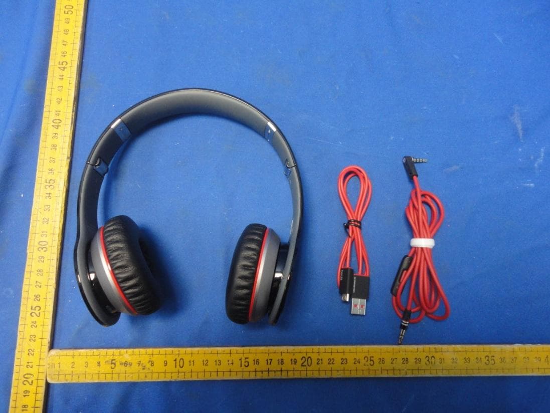 Bluetooth headset - FCC ID COW81000012 - Beats Electronics, LLC