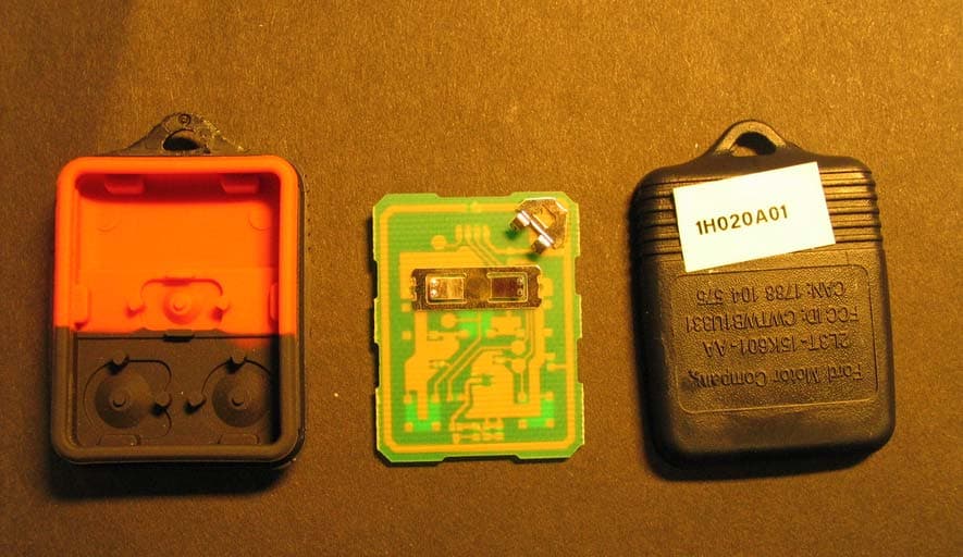 Vehicle remote keyless entry transmitter - FCC ID CWTWB1U345 - ALPS ALPINE CO., LTD. (2)
