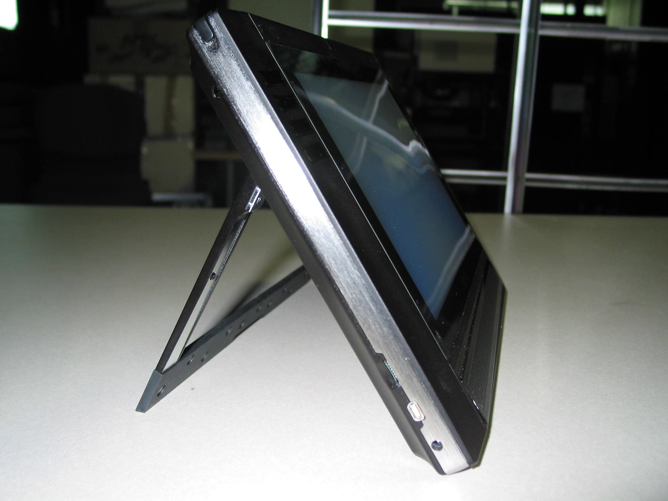 The MVP-9000i is a touch panel for automation controls - FCC ID CWU-MVP9I - AMX LLC (3)