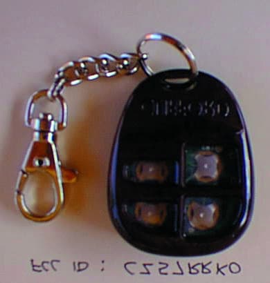 R\C Automotive Security Transmitter - FCC ID CZ57RRKO - Voxx Electronics Corporation (1)