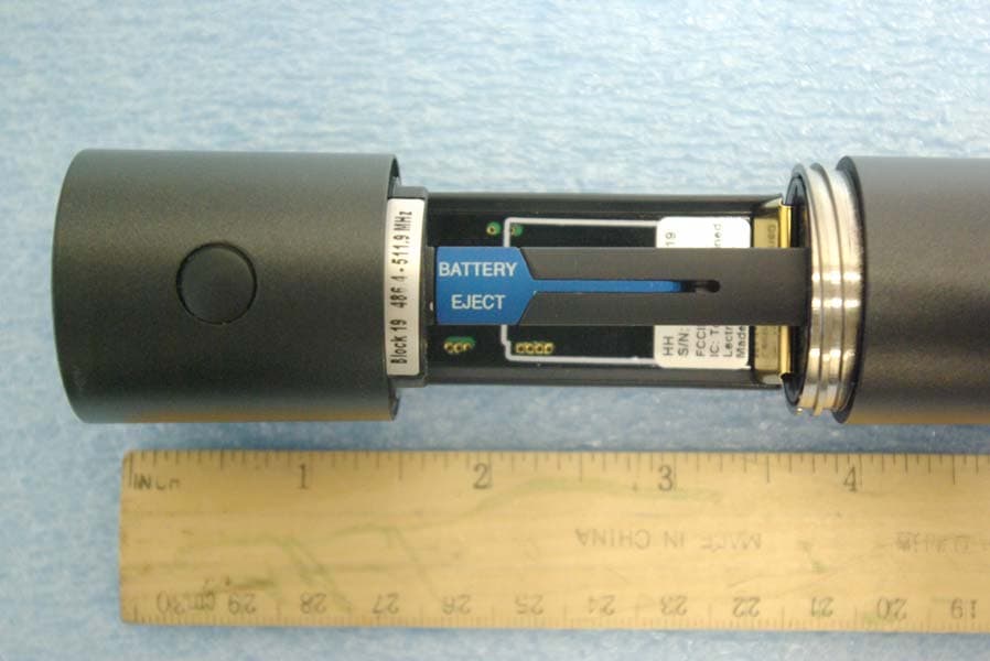 WIRELESS MICROPHONE TRANSMITTER - FCC ID DBZHHE - Lectrosonics Inc (3)