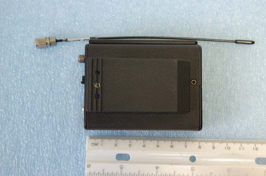 WIRELESS MICROPHONE TRANSMITTER - FCC ID DBZUM400E - Lectrosonics Inc (2)