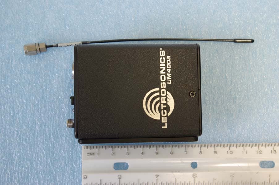 WIRELESS MICROPHONE TRANSMITTER - FCC ID DBZUM400E - Lectrosonics Inc (1)