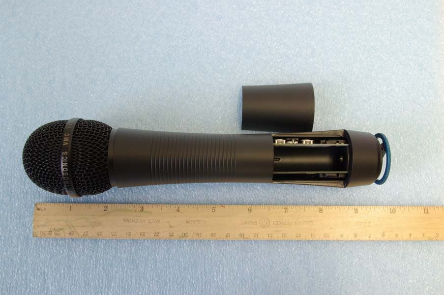 WIRELESS MICROPHONE TRANSMITTER - FCC ID DBZUT400E - Lectrosonics Inc (1)