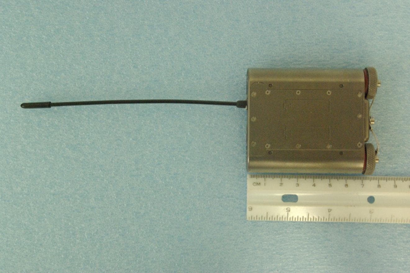 WIRELESS MICROPHONE TRANSMITTER - FCC ID DBZWME - Lectrosonics Inc (3)