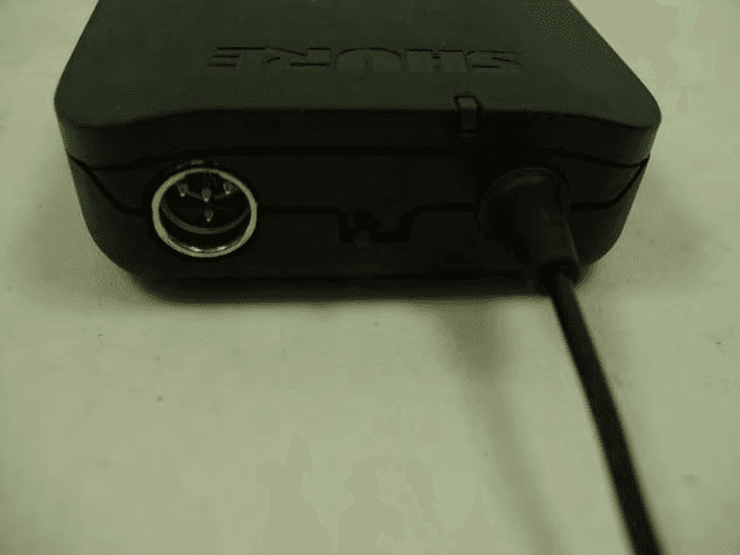 Wireless Microphone Transmitter - FCC ID DD4BLX1C - Shure Incorporated (1)