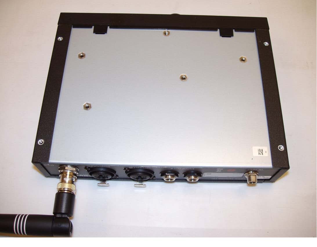 Non-Broadcast Base Station Transmitter - FCC ID DD4P9TA - Shure Incorporated (1)
