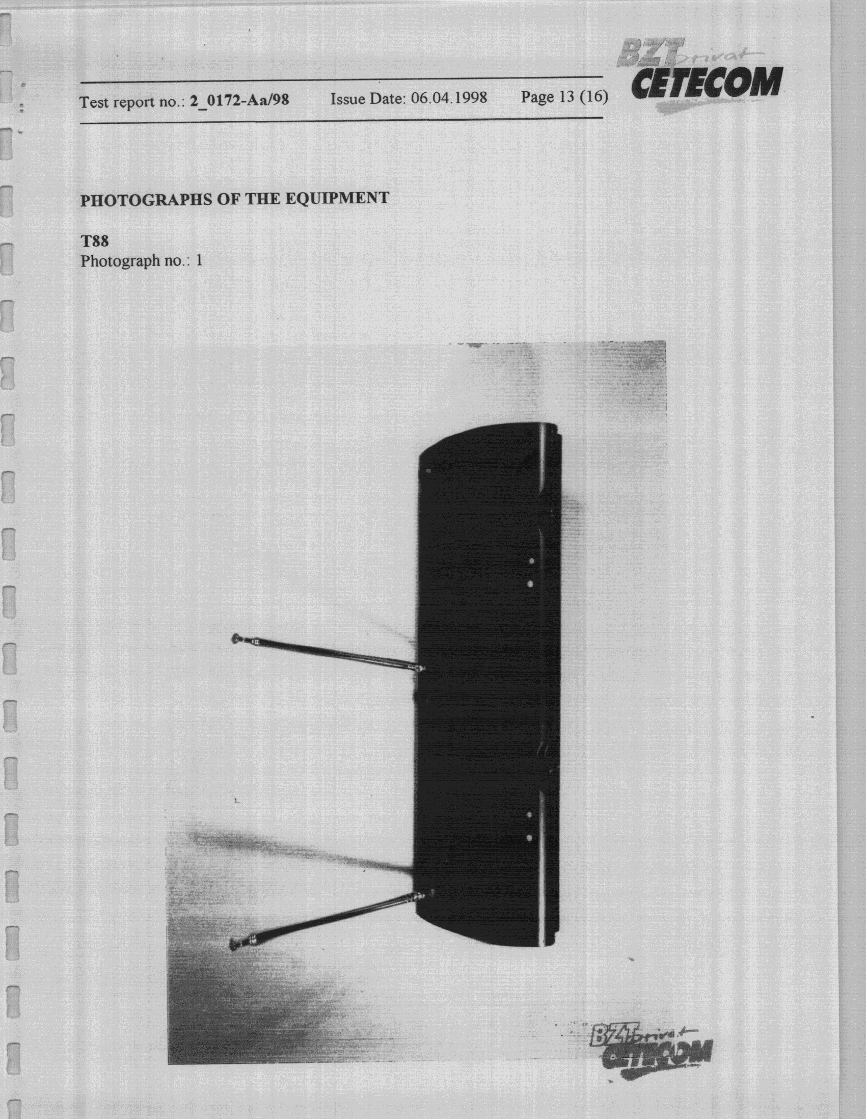 CYY - Communications Receiver used w/Pt 15 Transmitter - FCC ID DD4T88 - Shure Incorporated (2)