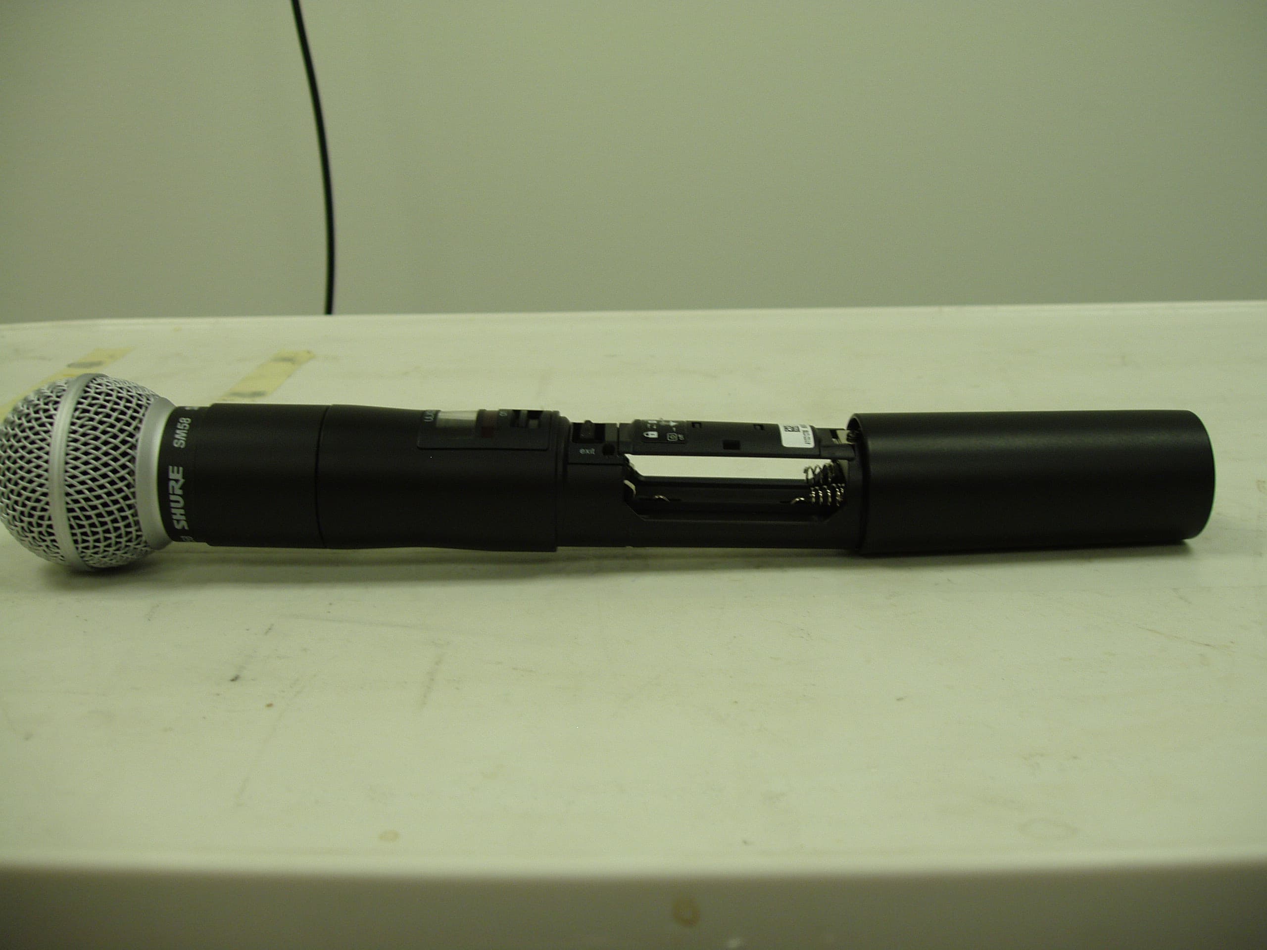 Wireless Microphone Transmitter - FCC ID DD4ULXD2H50 - Shure Incorporated (2)