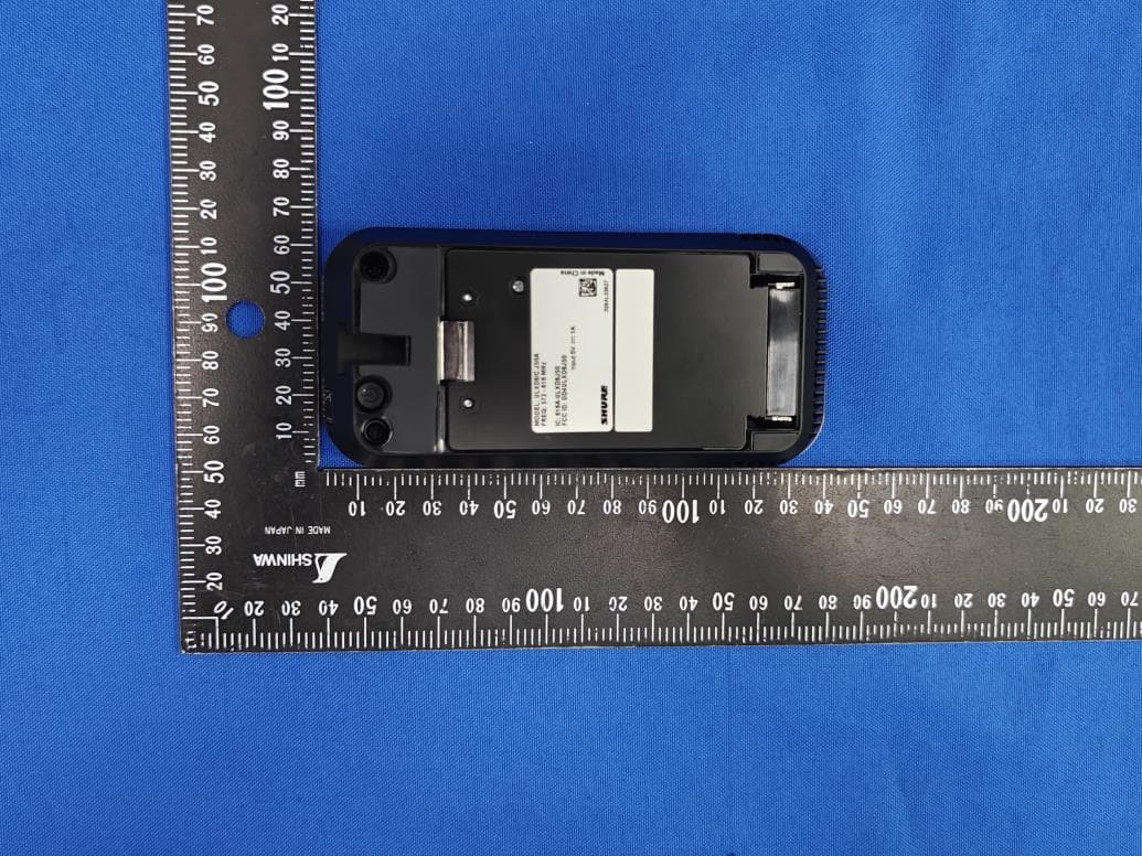 Wireless Boundary Transmitter - FCC ID DD4ULXD6G50 - Shure Incorporated (2)