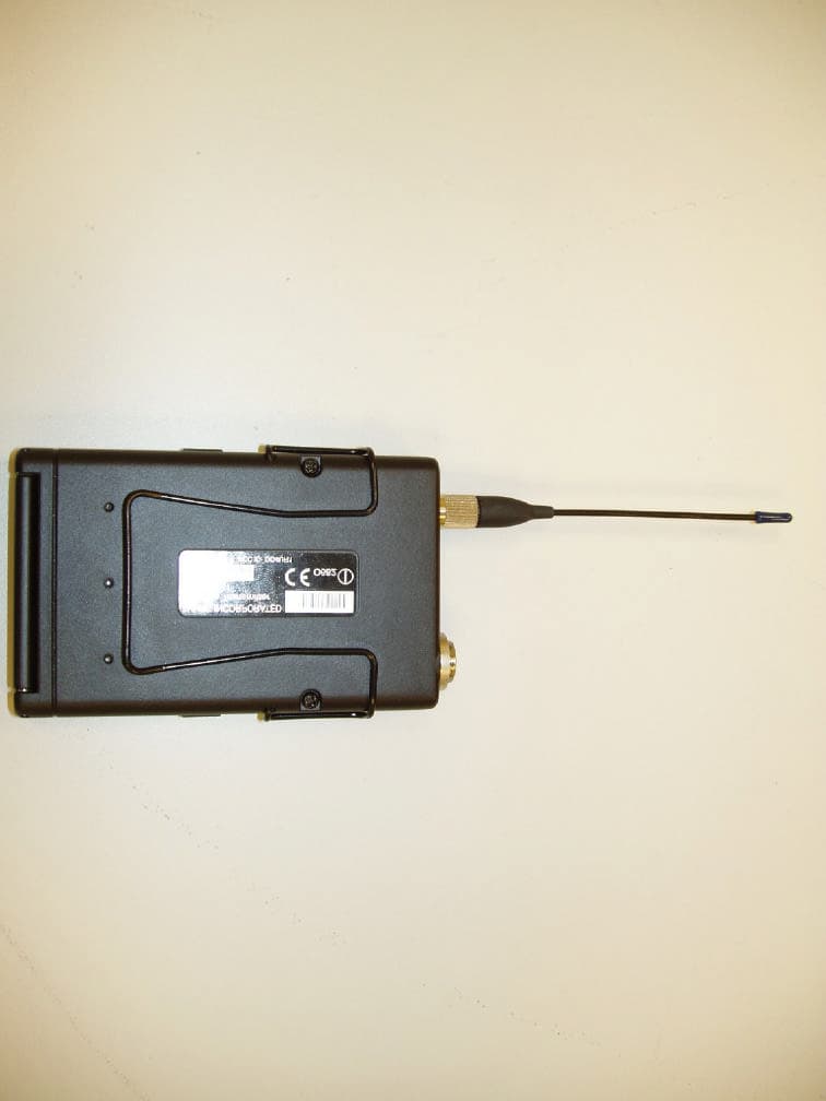 Wireless Transmitter Worn on Body - FCC ID DD4UR1 - Shure Incorporated (1)