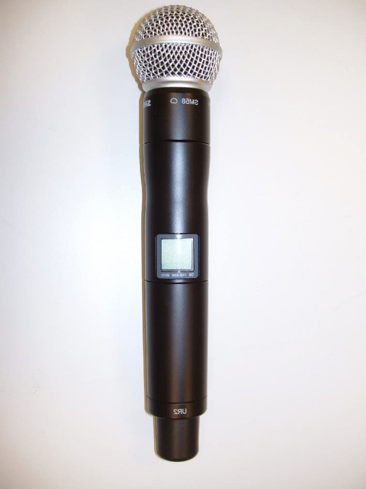 Wireless Transmitter Held to Face - FCC ID DD4UR2 - Shure Incorporated (3)