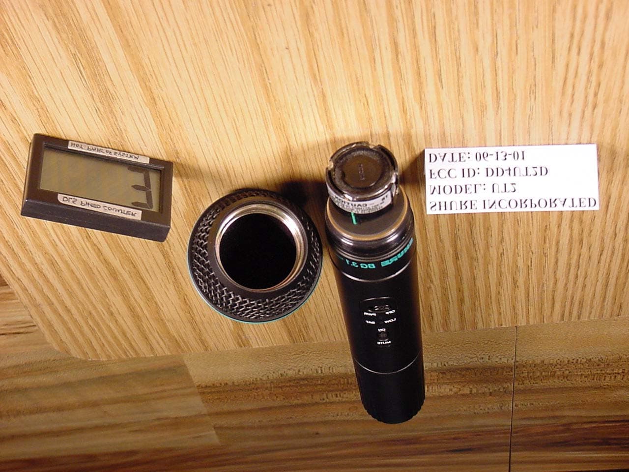 Face Held Wireless Microphone - FCC ID DD4UT2D - Shure Incorporated (4)