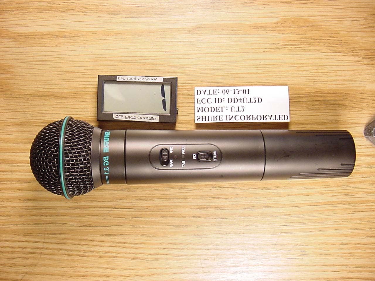 Face Held Wireless Microphone - FCC ID DD4UT2D - Shure Incorporated (3)