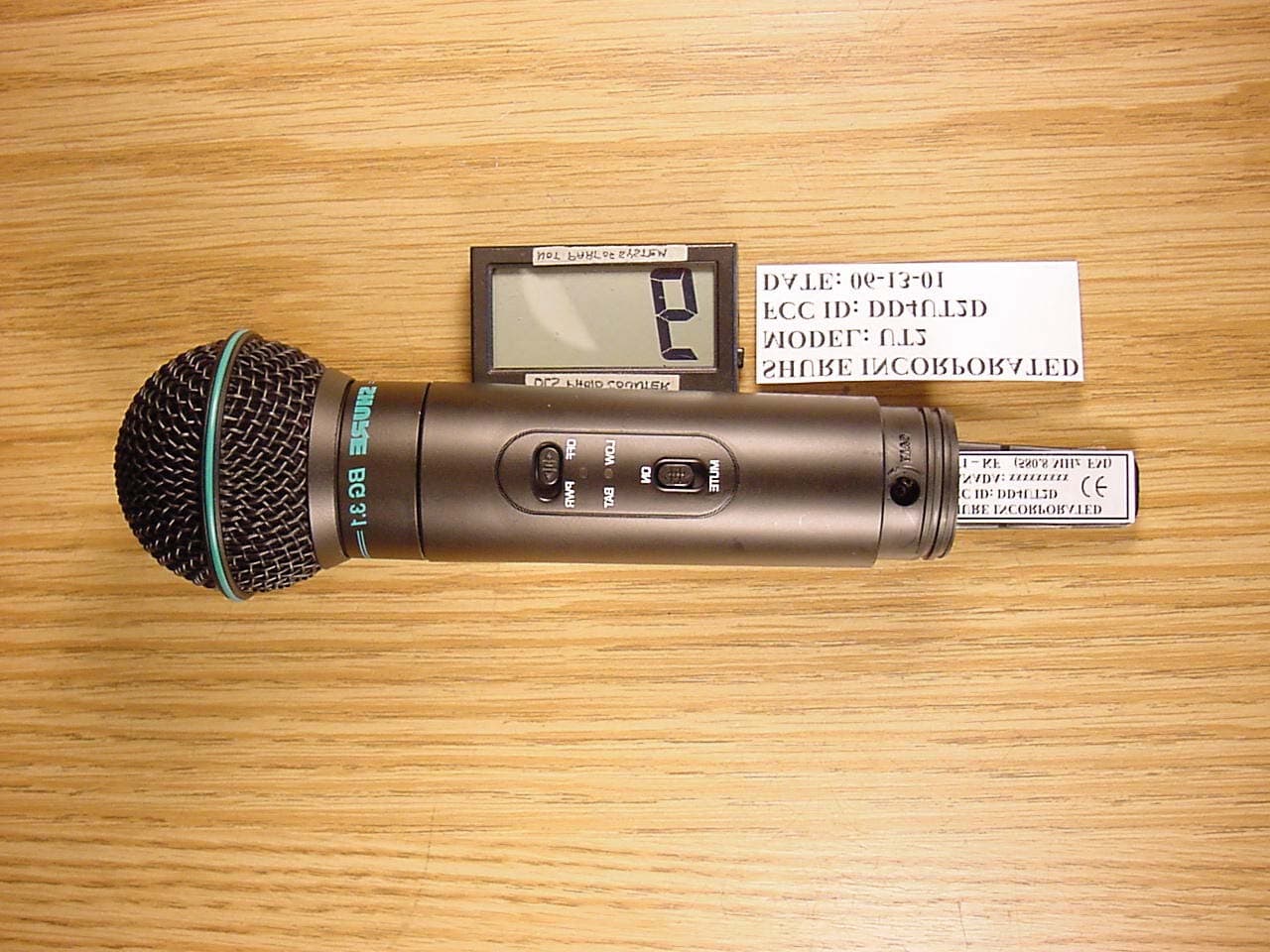 Face Held Wireless Microphone - FCC ID DD4UT2D - Shure Incorporated (1)