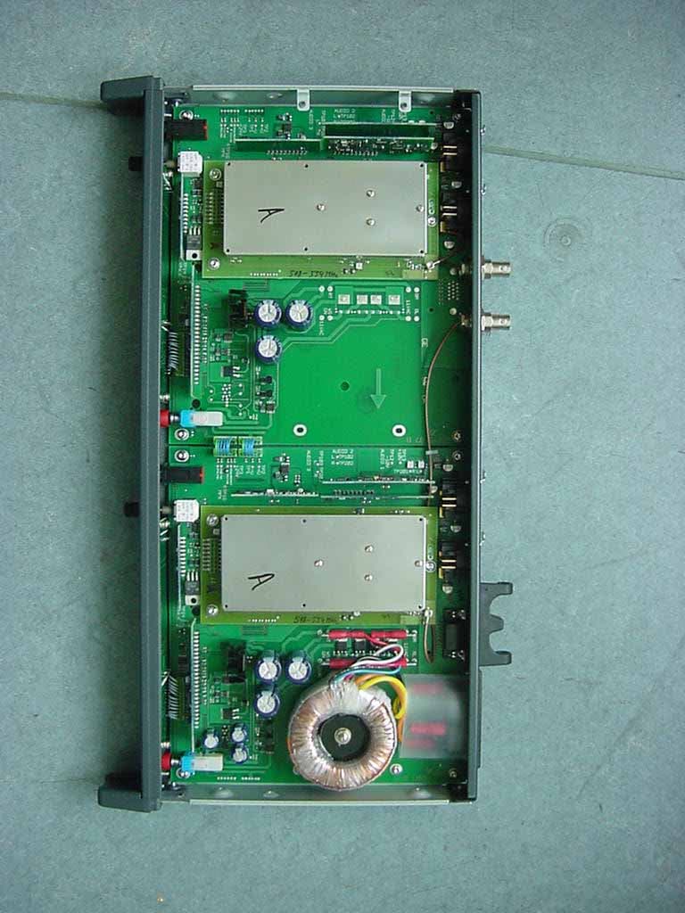 UHF Transmitter for Rack mounting - FCC ID DMO2SREK3K - Sennheiser Electronic Corp (1)