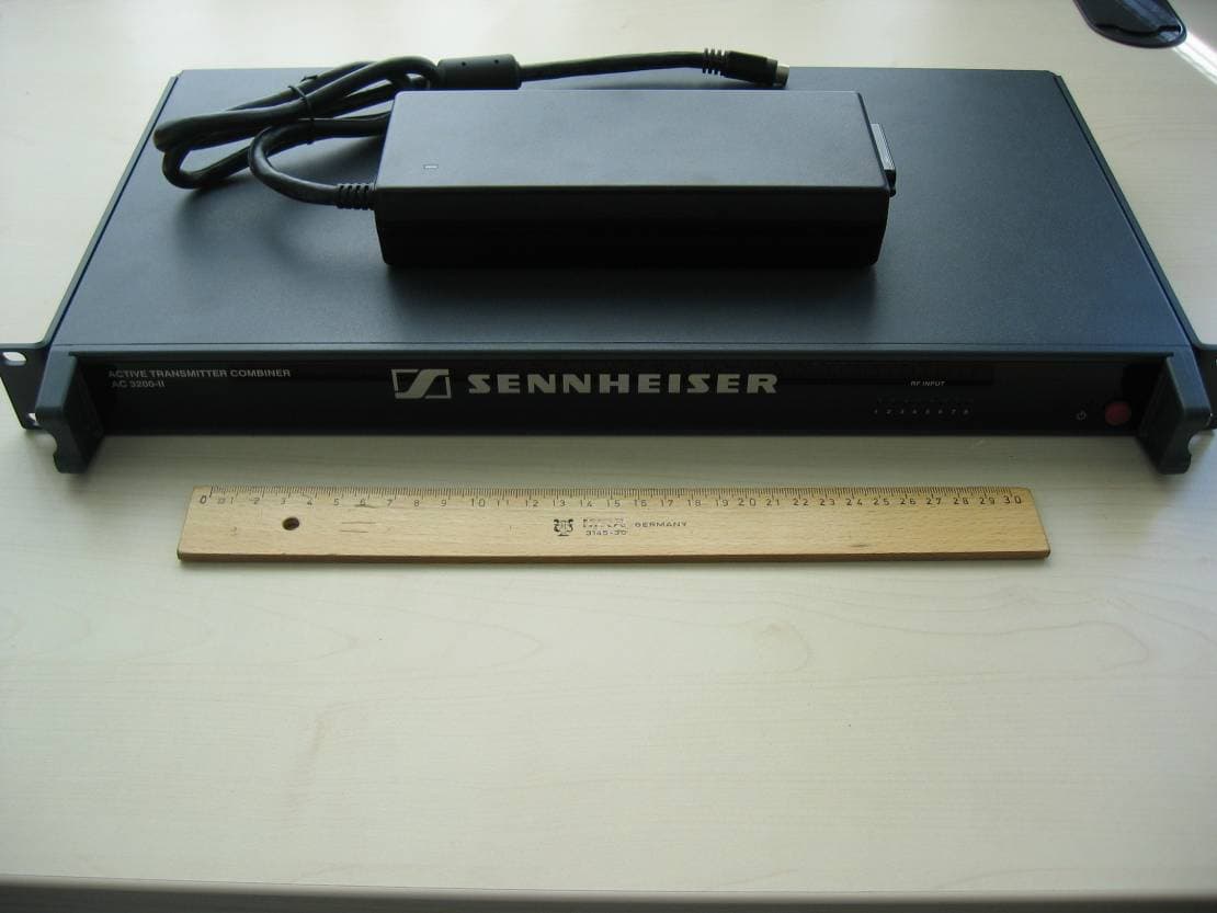Antenna Combiner - FCC ID DMOAC3200A2 - Sennheiser Electronic Corp (2)
