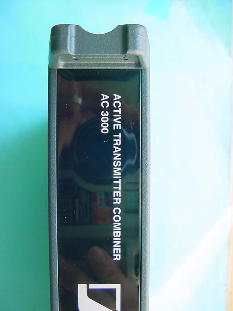 Antenna Combiner - FCC ID DMOAC3KWD - Sennheiser Electronic Corp (2)