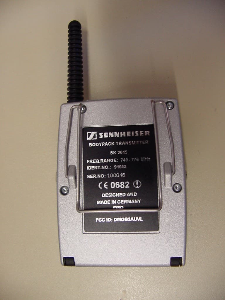 Wireless Bodypack Transmitter - FCC ID DMOB2AUWG - Sennheiser Electronic Corp (2)