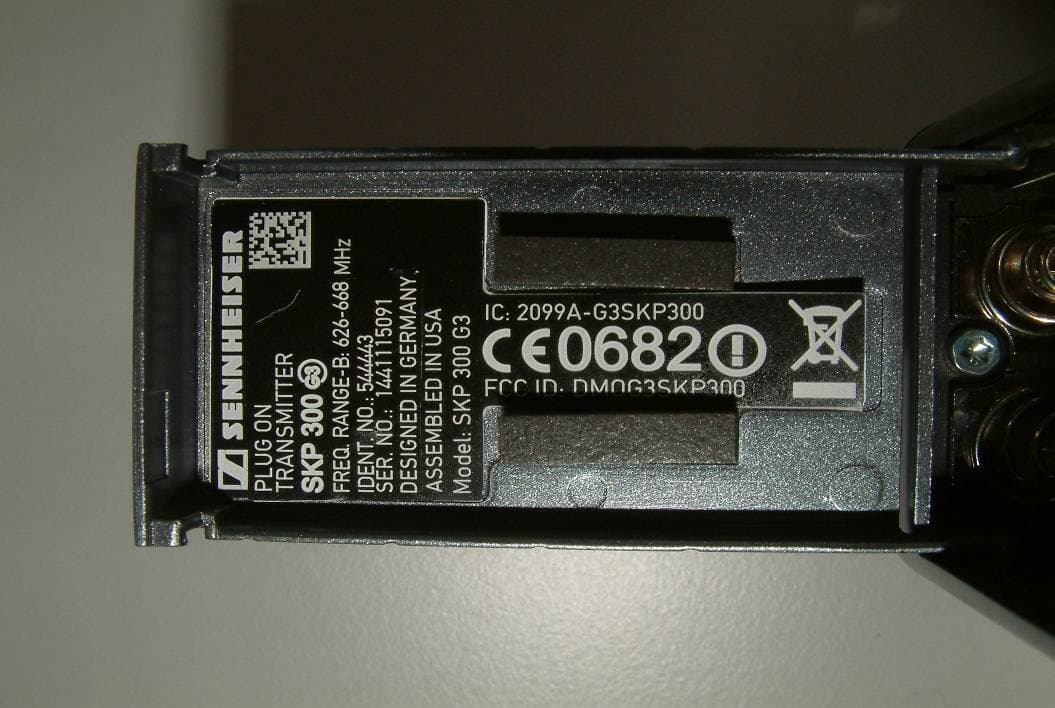 Microphone plug-on transmitter - FCC ID DMOG3SKP300 - Sennheiser Electronic Corp (1)