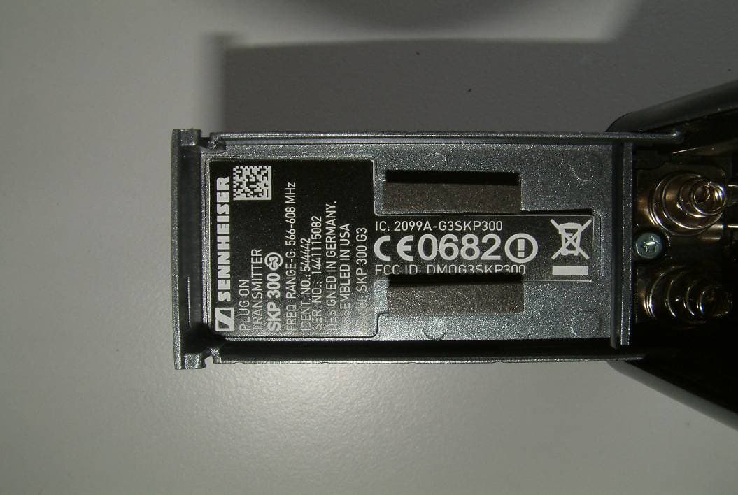 Microphone plug-on transmitter - FCC ID DMOG3SKP300 - Sennheiser Electronic Corp (2)