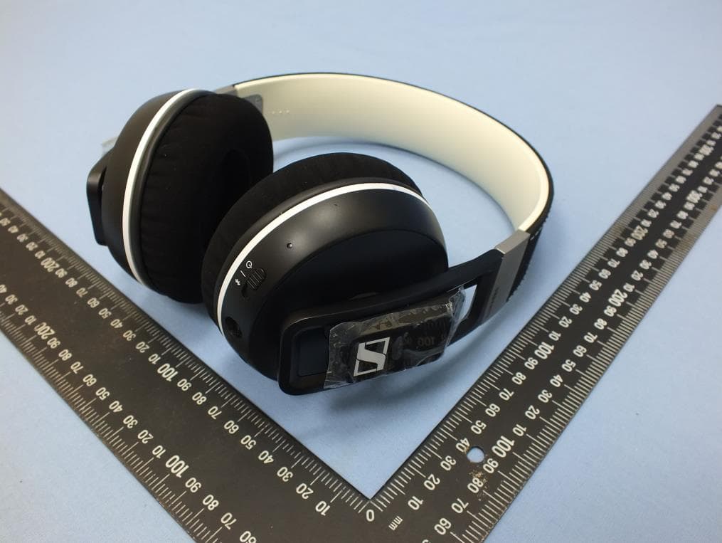 Bluetooth stereo headset - FCC ID DMOHD4BT4 - Sennheiser Electronic Corp (3)