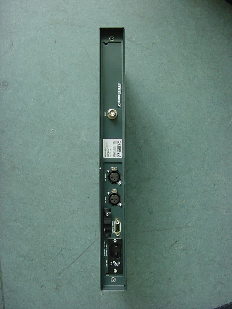 UHF Transmitter for Rack mounting - FCC ID DMOSREK3K - Sennheiser Electronic Corp (2)