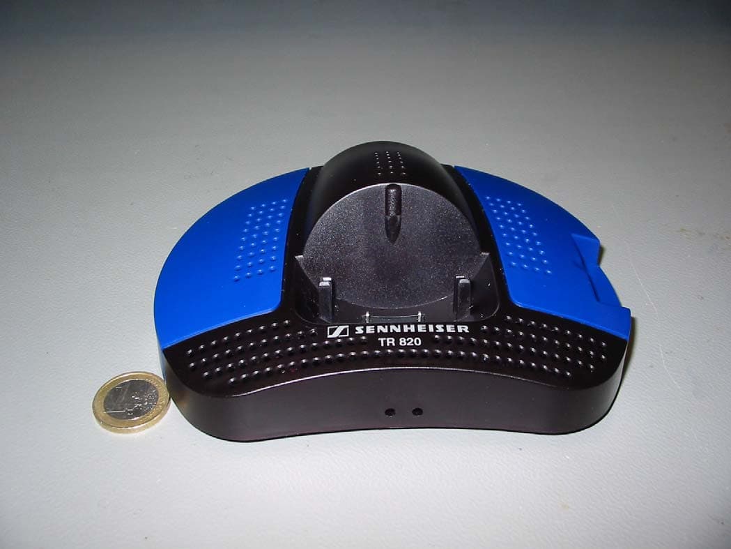 Wireless Headphone System - FCC ID DMOUSC820 - Sennheiser Electronic Corp (2)