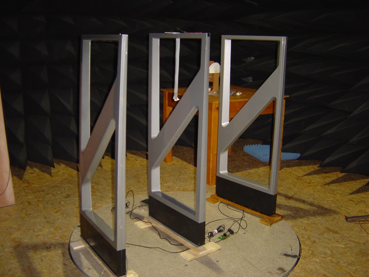 RFID Transponder Reader System - FCC ID DO4FISOLRR - Checkpoint Systems Inc