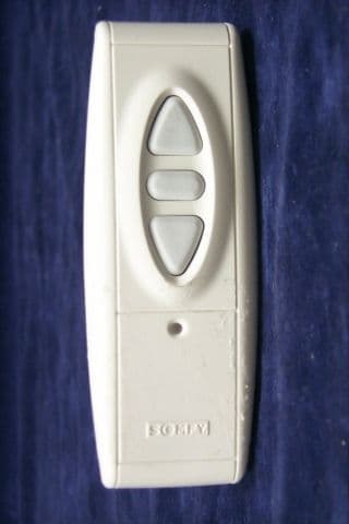 Remote Control for Curtain Motor - FCC ID DWNTELIS1 - Somfy Systems