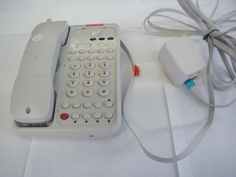 2.4GHz DSS Cordless Telephone - FCC ID DXACL2200 - Teledex LLC (2)