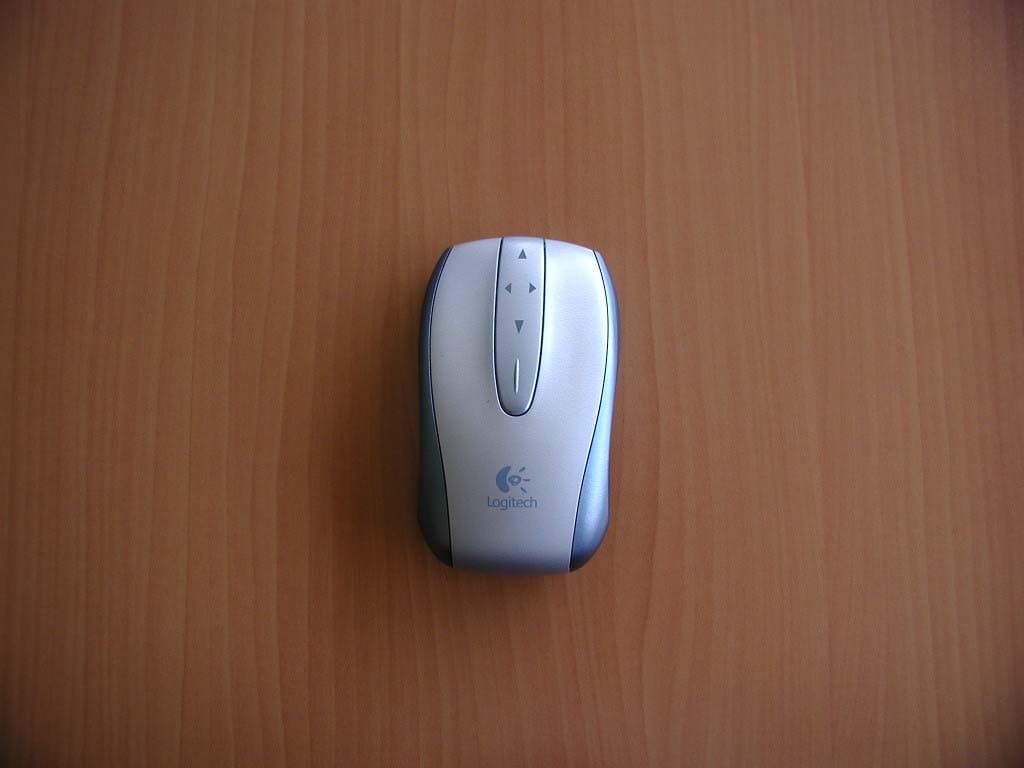 Cordless Mouse - FCC ID DZL201866 - Logitech Inc (2)