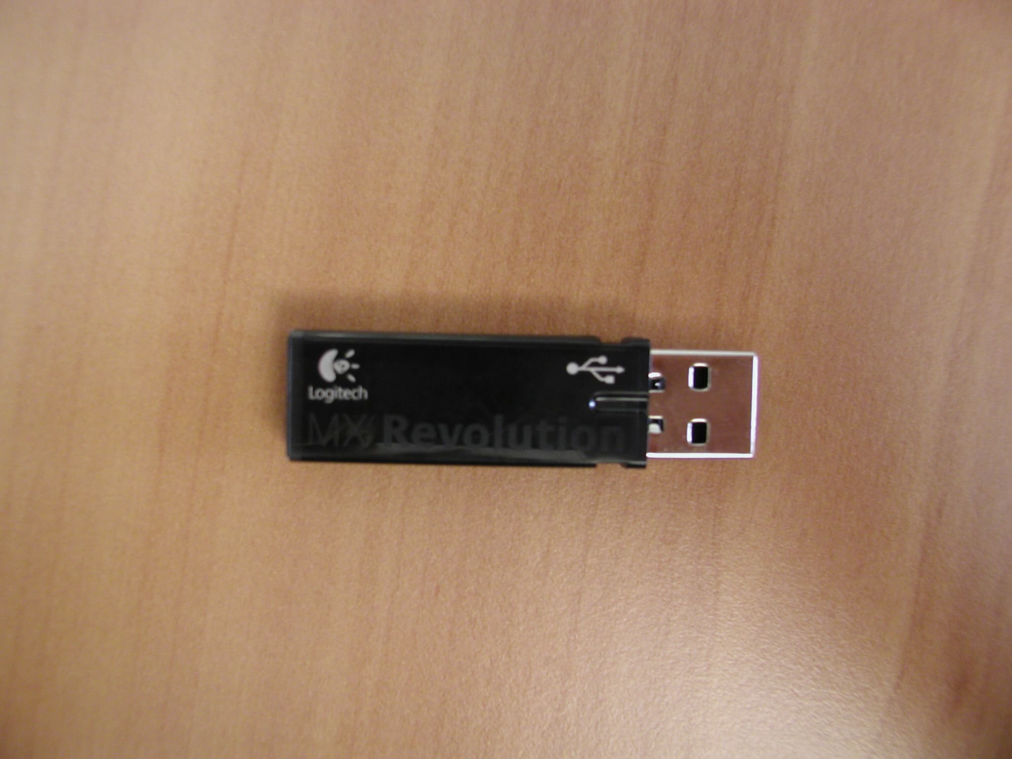 2.4GHz cordless USB Transceiver - FCC ID DZLCUBC34 - Logitech Inc (2)