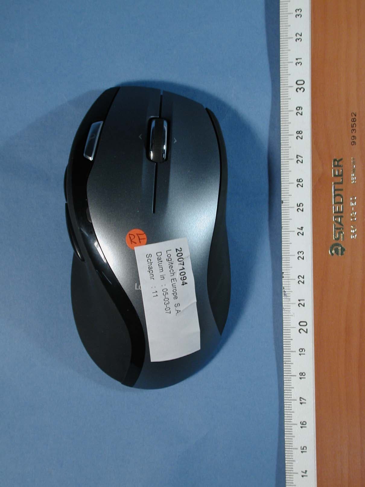 Cordless Mouse - FCC ID DZLMRCH105 - Logitech Inc (2)