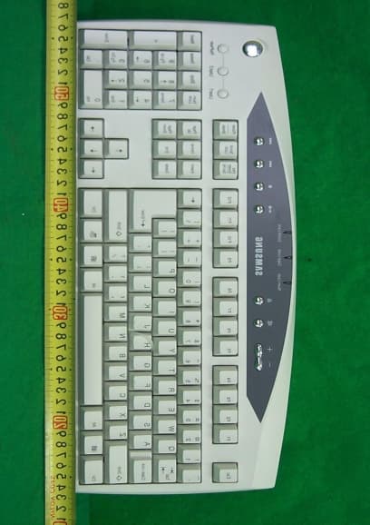 2.4GHz Wireless Keyboard - FCC ID E2XSDR3000K - Samsung Electro Mechanics