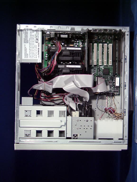 Dual Pentium II PCI/ISA/AGP Bus ATX Mini-Tower PC - FCC ID E3EEX-2EZZZ-ZZZH - Everex Systems Inc (4)