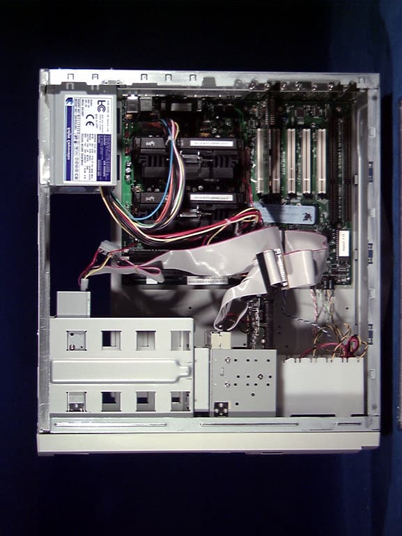 Dual Pentium II PCI/ISA/AGP Bus ATX Mini-Tower PC - FCC ID E3EEX-2EZZZ-ZZZH - Everex Systems Inc (2)
