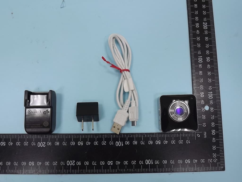 WIRELESS CAMCORDER - FCC ID E8HDCD932U30A - Chicony Electronics Co Ltd (3)