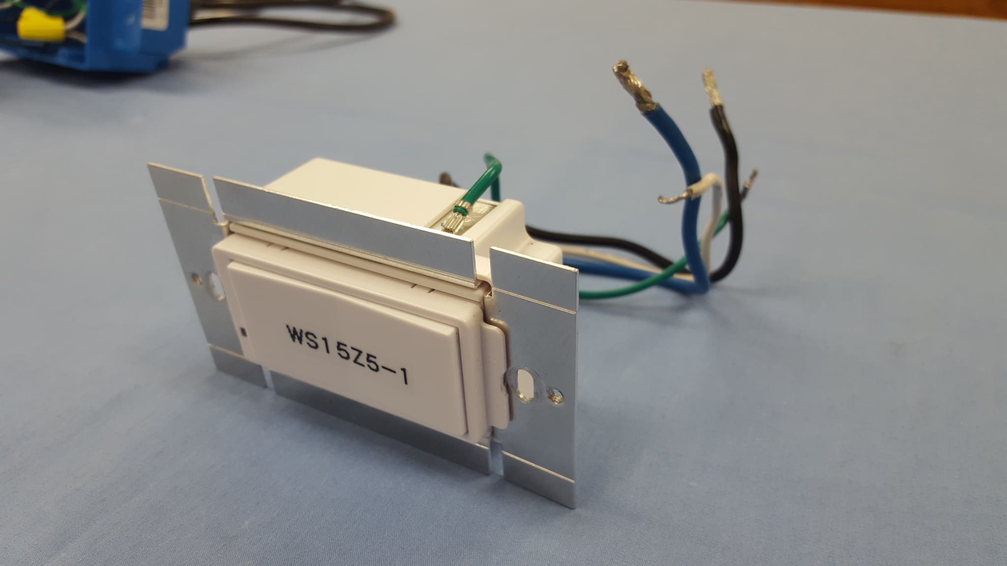 Wall Switch - FCC ID EF400133 - Nice North America LLC (3)